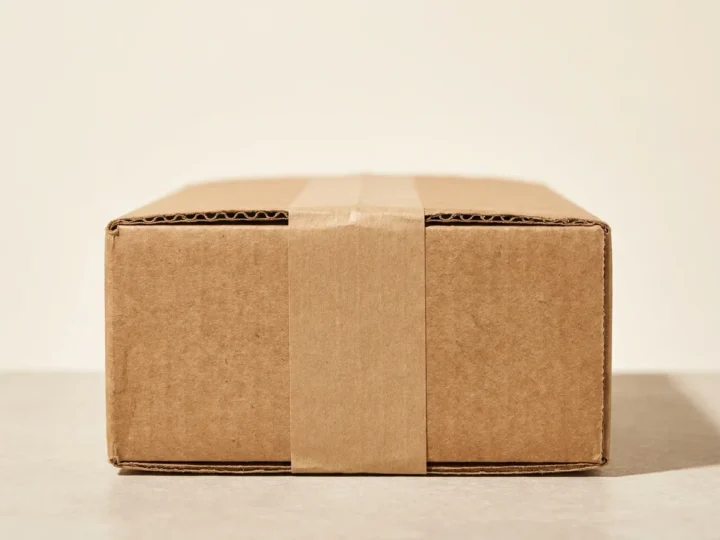 Custom shipping boxes, material and finishing detail